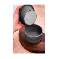 Mantegueira Francesa Esculpida em Pedra Sabão